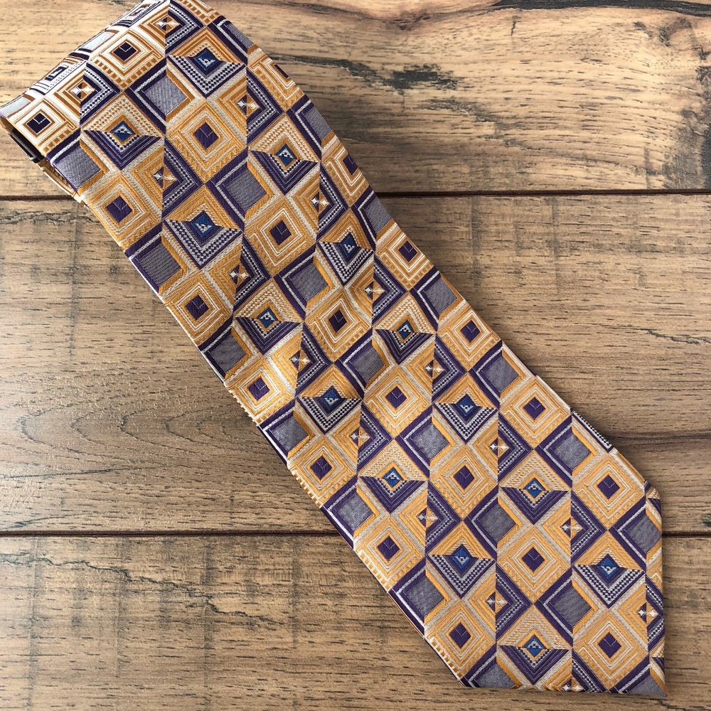 >>SOLD<<VERSA Geometric Orange Purple Blue Shimmer